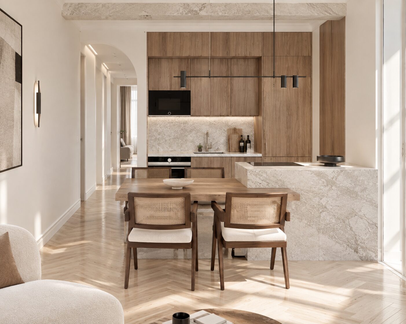 Cuisine et salle à manger en chêne et marbre, parquet à chevrons, projet Saint-Honoré